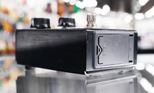 Way Huge Electronics - WHE205OD 2